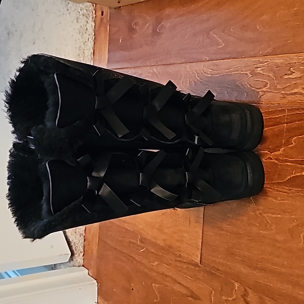 💕UGG Bow Classic Tall Winter Boots - Black - Picture 2 of 7